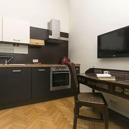 Patio - Old Town Apartment *